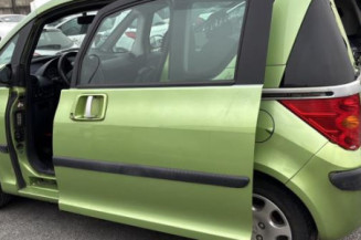 Pare boue avant gauche PEUGEOT 1007