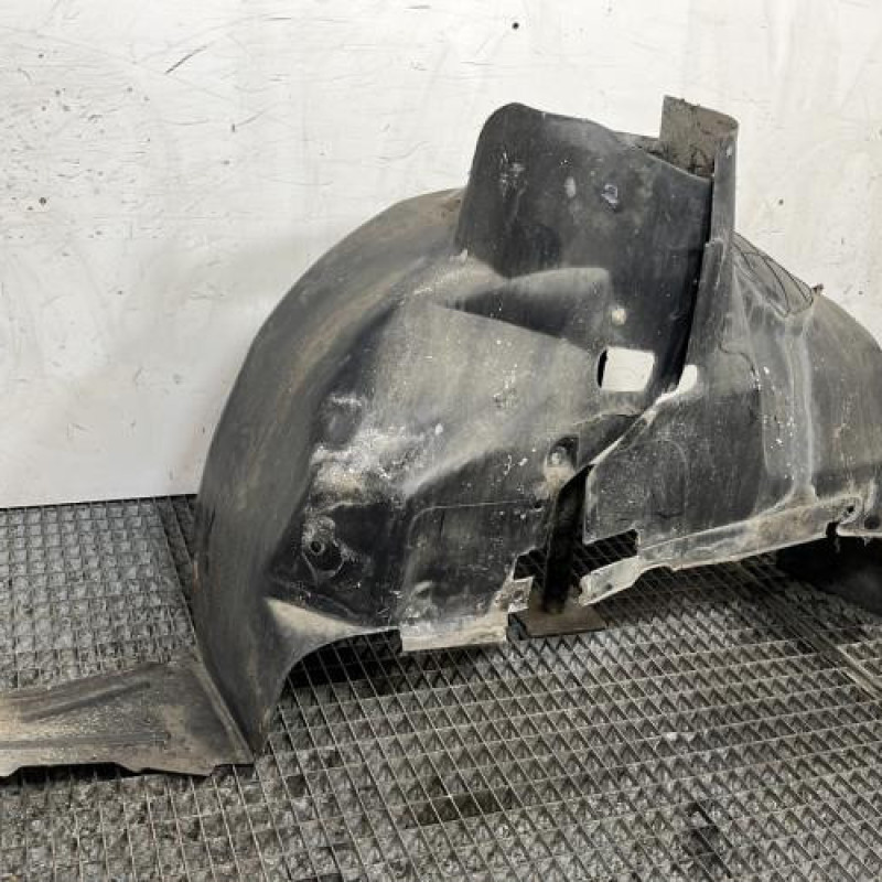 Pare boue avant gauche MERCEDES CLASSE A 168 Photo n°3