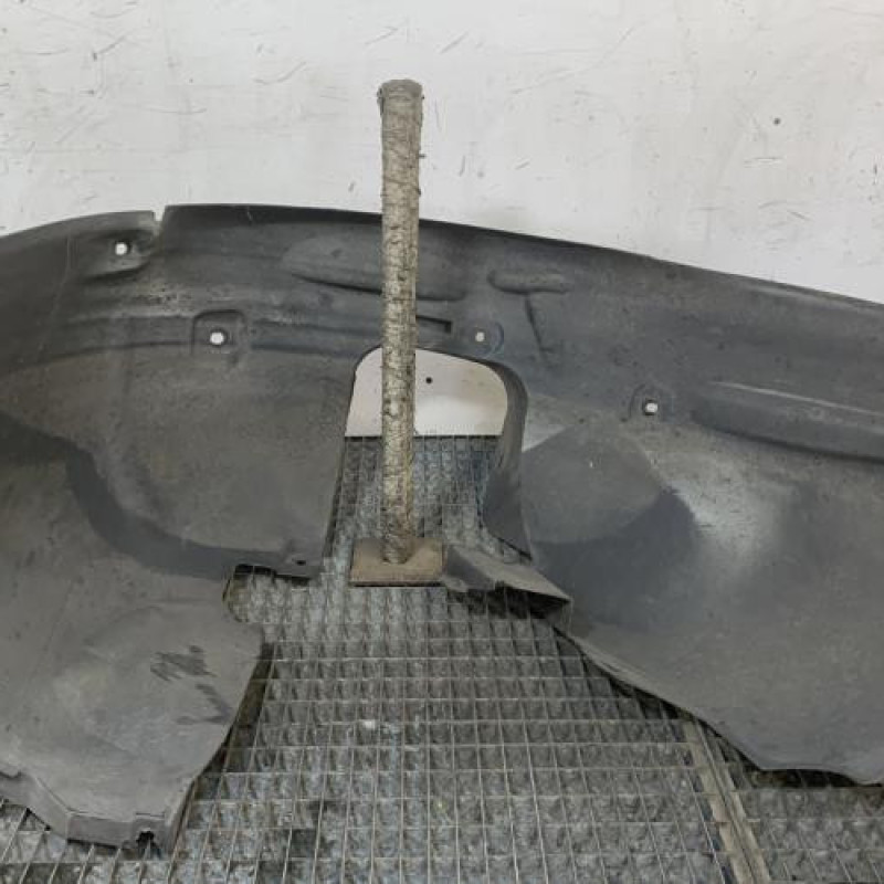 Pare boue avant gauche CITROEN C4 2 Photo n°1