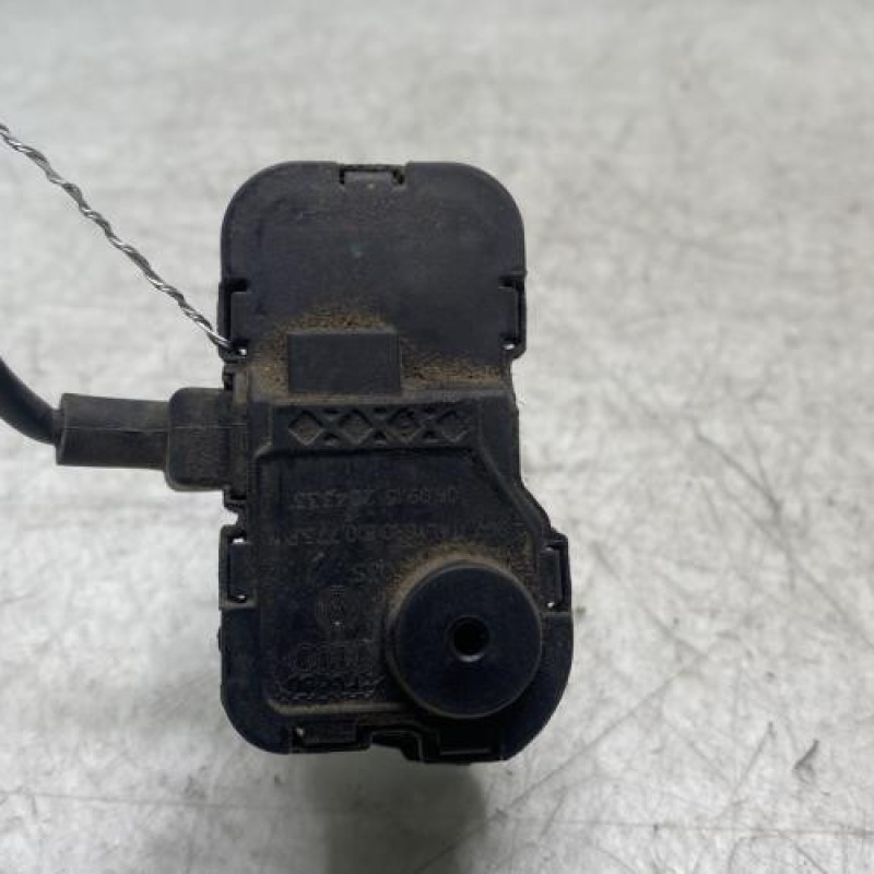 Actionneur verrou trappe d'essence VOLKSWAGEN POLO 5 Photo n°4