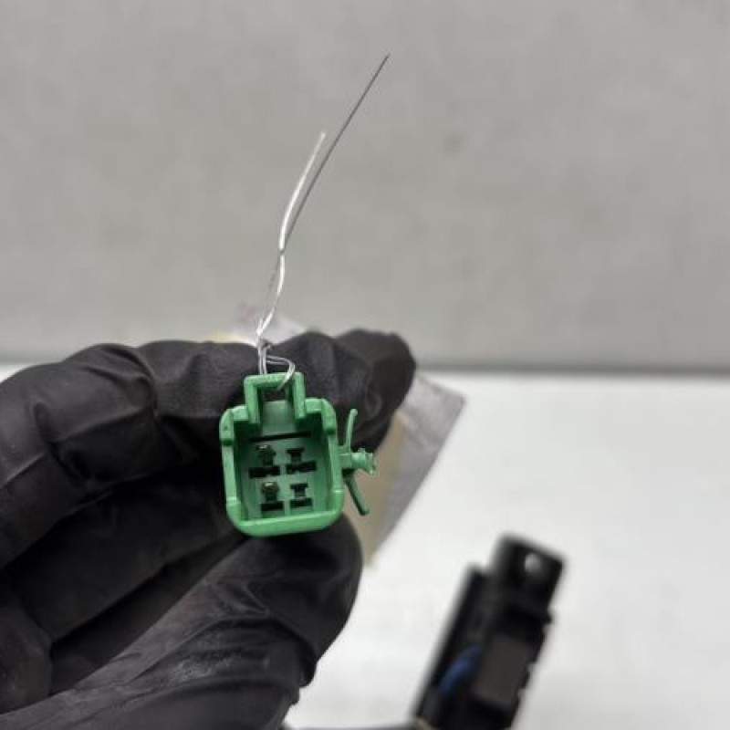 Bouton de coffre OPEL AGILA B Photo n°2