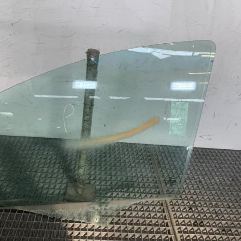 Vitre avant gauche PEUGEOT 207 Photo n°1