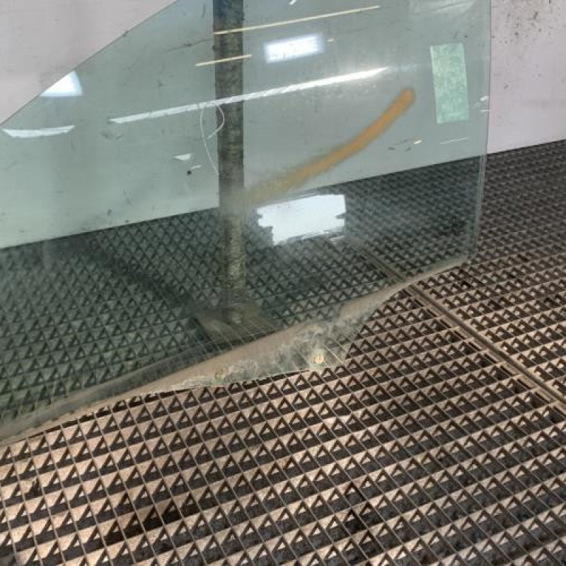 Vitre avant gauche PEUGEOT 207 Photo n°2