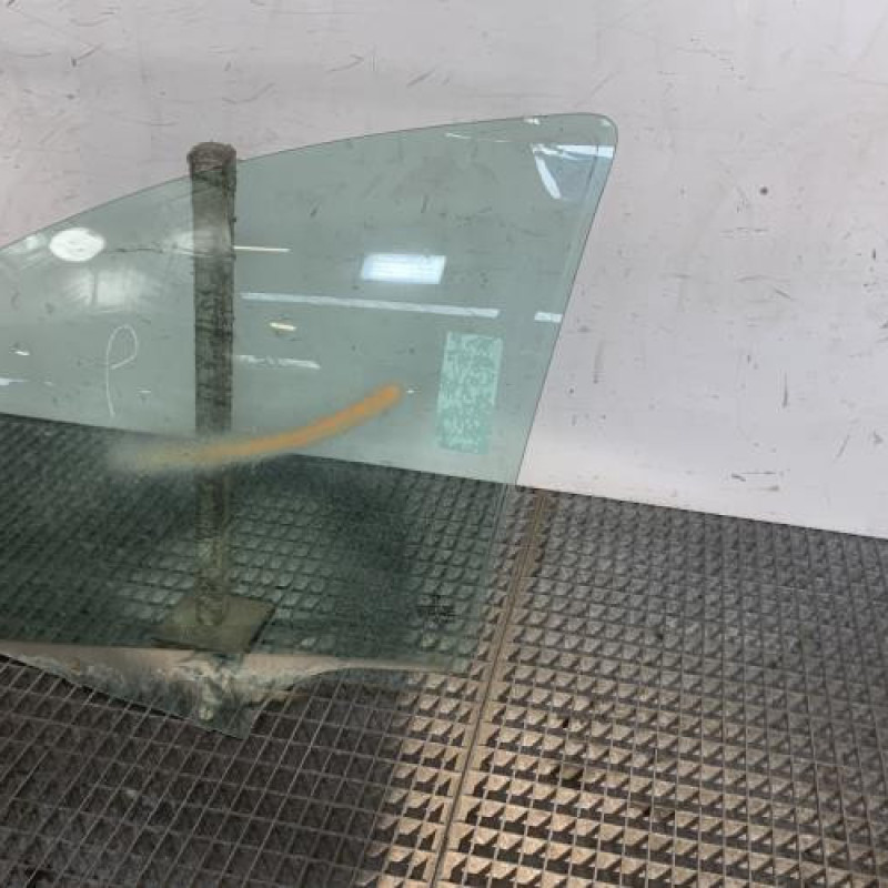 Vitre avant gauche PEUGEOT 207 Photo n°3