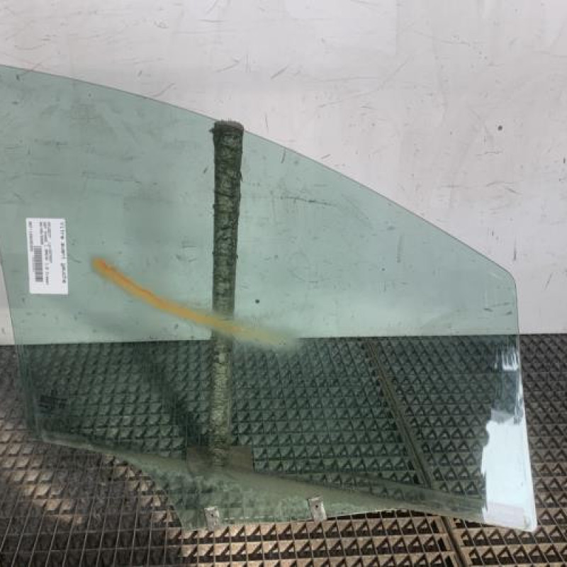 Vitre avant gauche PEUGEOT 207 Photo n°4