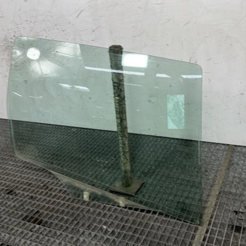 Vitre arriere droit PEUGEOT 307 Photo n°2