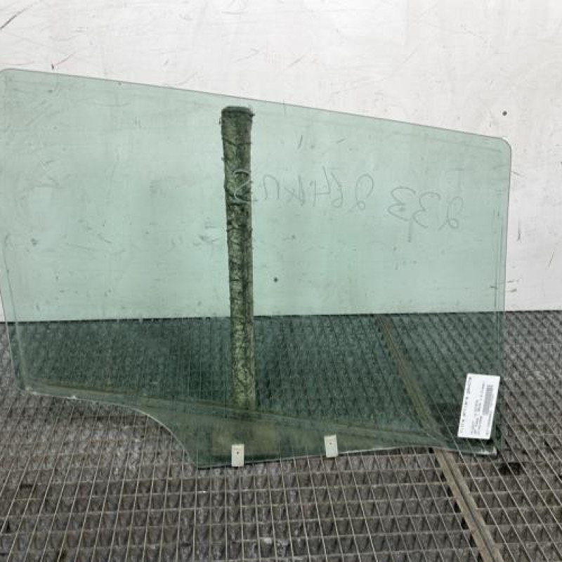 Vitre arriere gauche PEUGEOT 307 Photo n°4