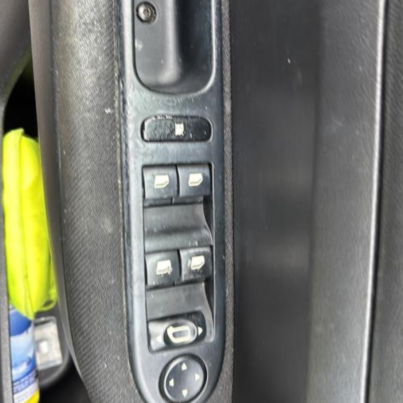 Moteur essuie glace arriere PEUGEOT 307 Photo n°16