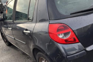 Bras essuie glace avant gauche RENAULT CLIO 3