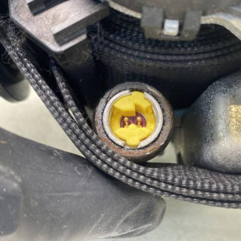 Pretensionneur de ceinture avant droit MERCEDES CLASSE B 245 Photo n°5