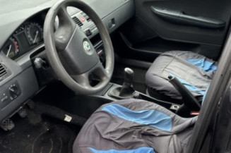 Optique avant principal gauche (feux)(phare) SKODA FABIA 1