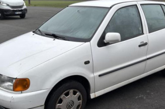 Optique avant secondaire gauche (feux)(clignotant) VOLKSWAGEN POLO 3