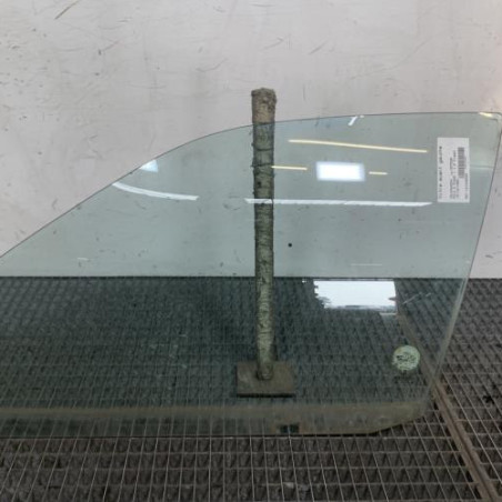 Vitre avant gauche VOLKSWAGEN POLO 3 Photo n°1