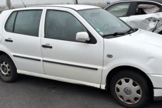 Vitre avant gauche VOLKSWAGEN POLO 3