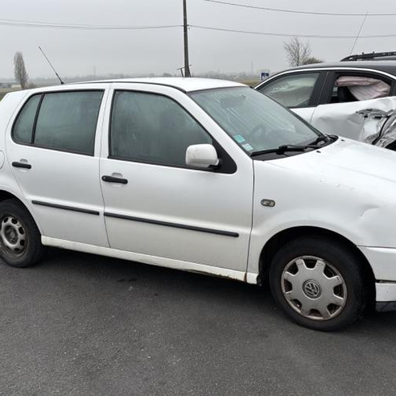 Vitre avant gauche VOLKSWAGEN POLO 3 Photo n°5