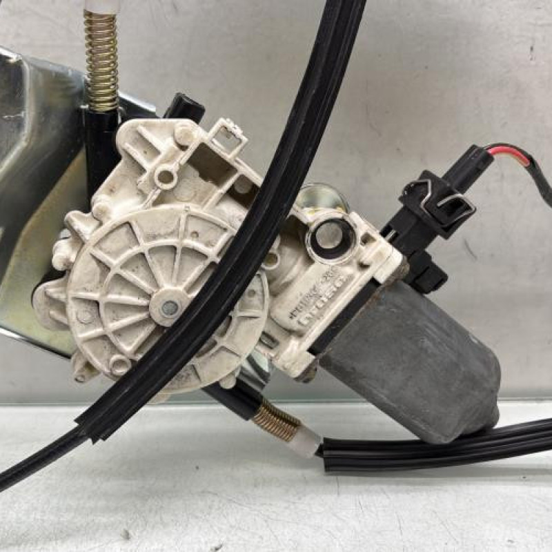 Leve vitre electrique avant droit VOLKSWAGEN POLO 3 Photo n°4