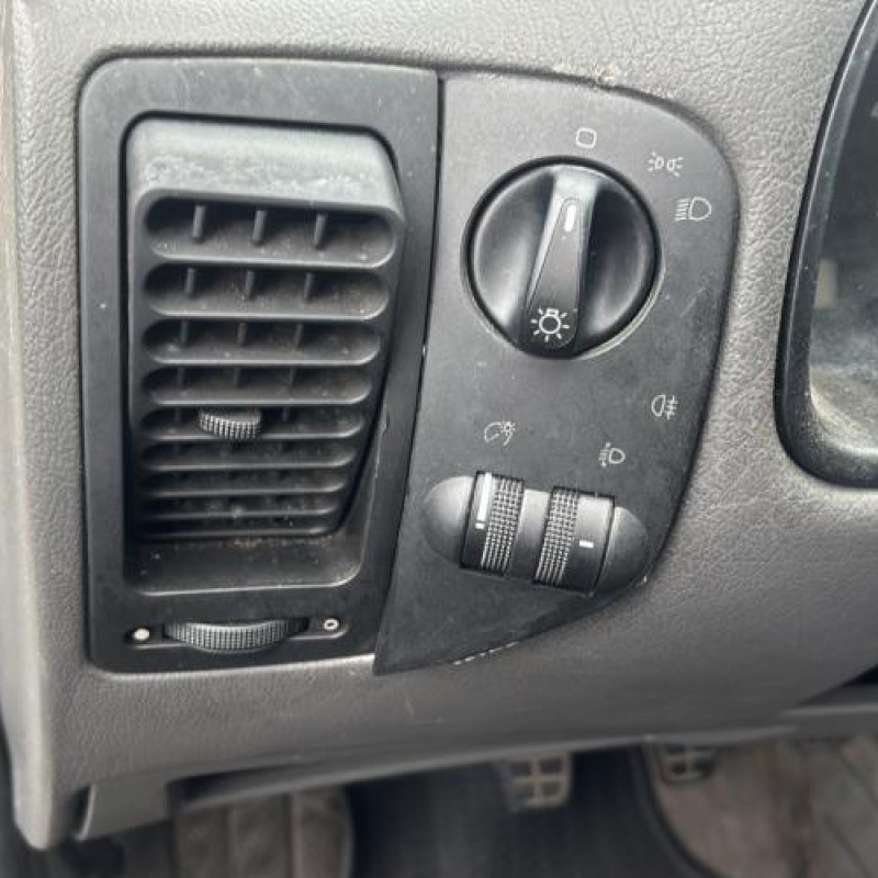 Leve vitre electrique avant gauche VOLKSWAGEN POLO 3 Photo n°20