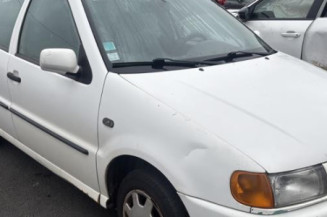 Serrure avant gauche VOLKSWAGEN POLO 3