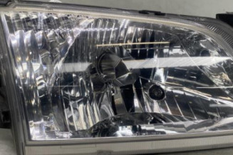 Optique avant principal droit (feux)(phare) MAZDA DEMIO Photo n°1