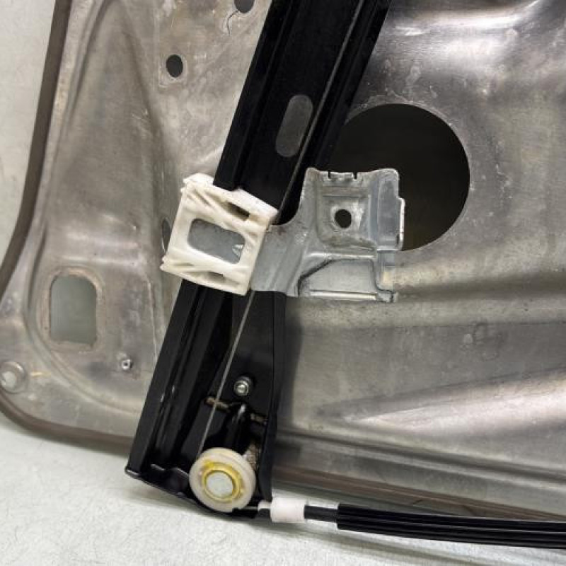 Leve vitre electrique avant gauche MERCEDES CLASSE C 204 Photo n°4