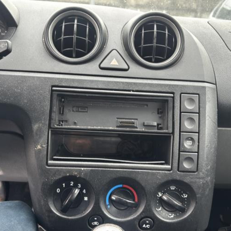 Plage arriere FORD FIESTA 5 Photo n°20