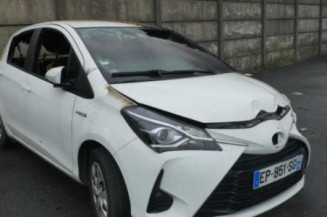 Fermeture de capot TOYOTA YARIS 3