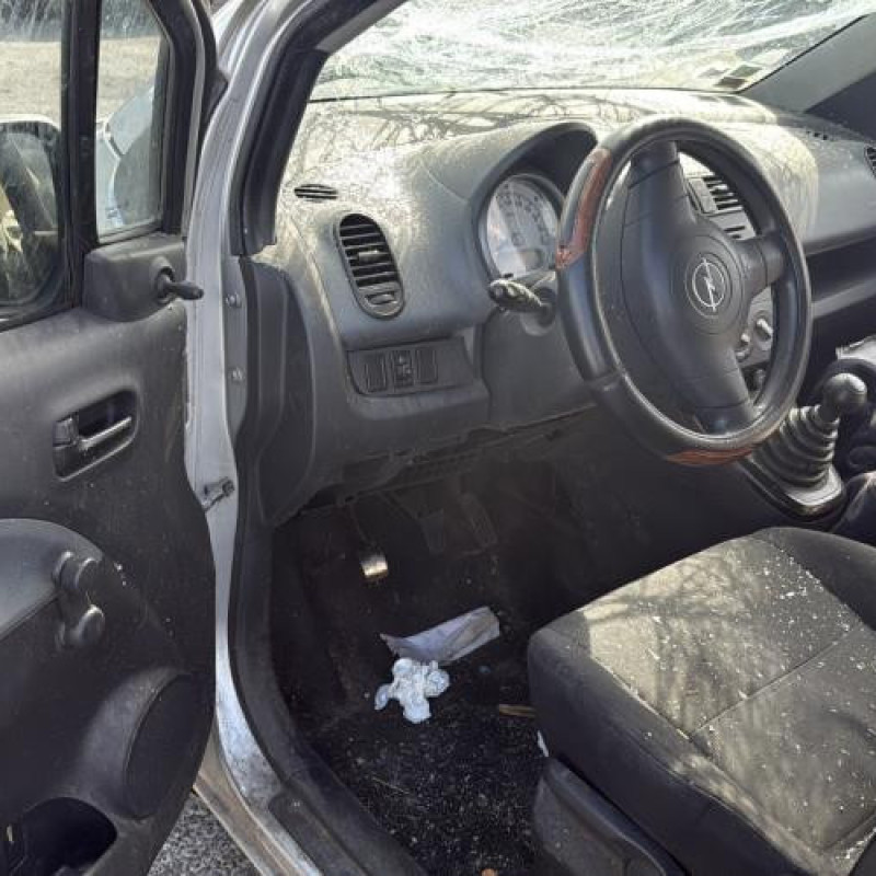 Feu arriere principal gauche (feux) OPEL AGILA B Photo n°16