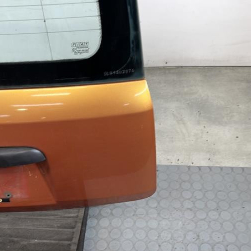 Malle/Hayon arriere FIAT PANDA 2 Photo n°4