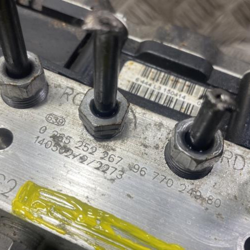 Bloc ABS (freins anti-blocage) CITROEN C4 2 Photo n°2