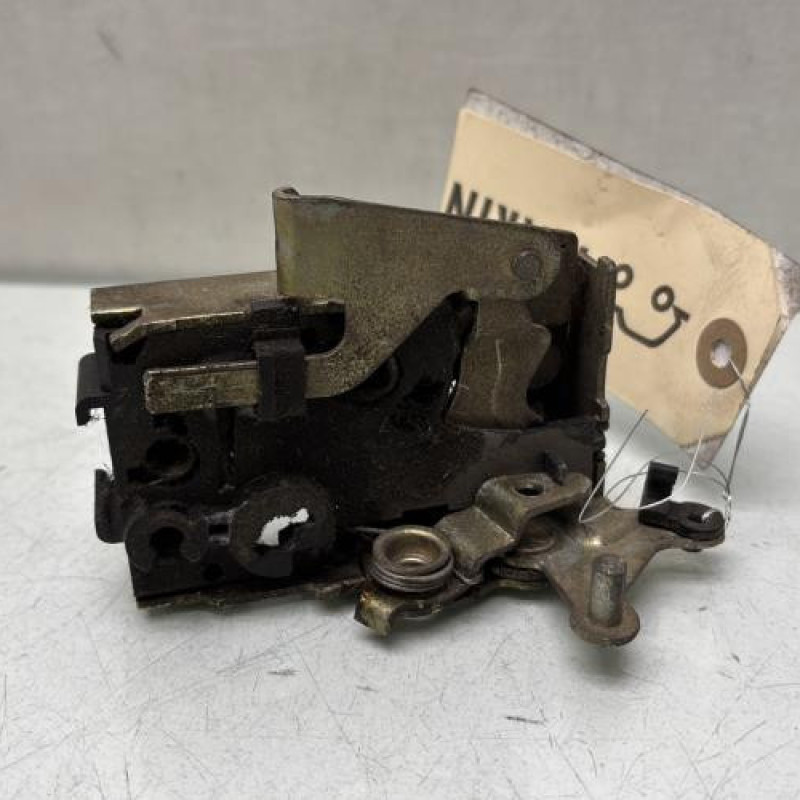 Serrure arriere droit PEUGEOT 106 Photo n°2