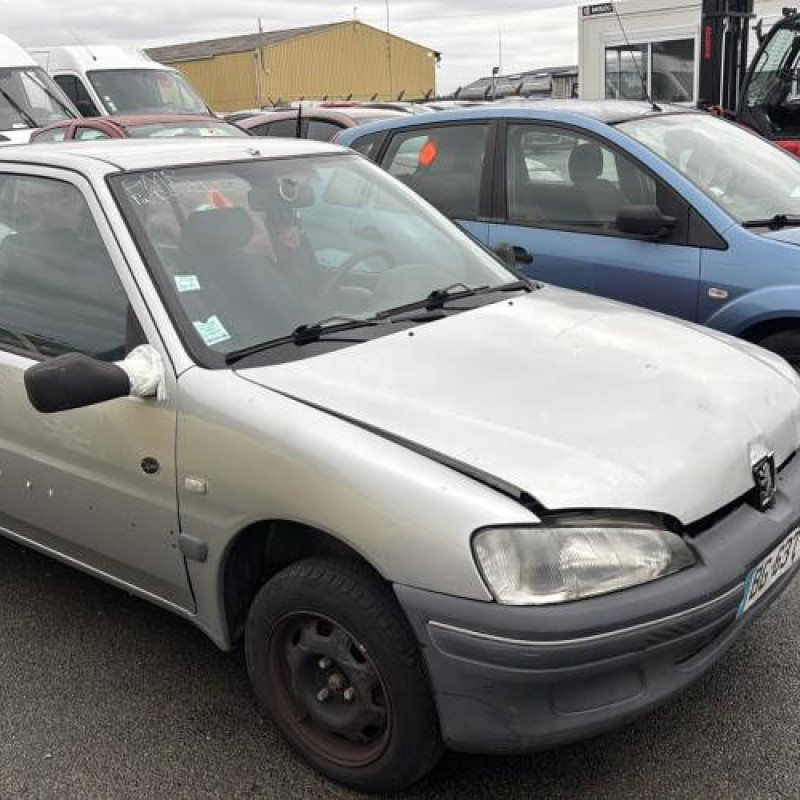 Serrure avant droit PEUGEOT 106 Photo n°5