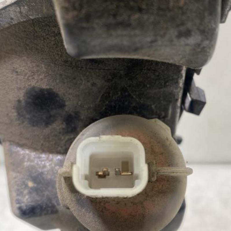 Anti brouillard arriere PEUGEOT 208 1 Photo n°3