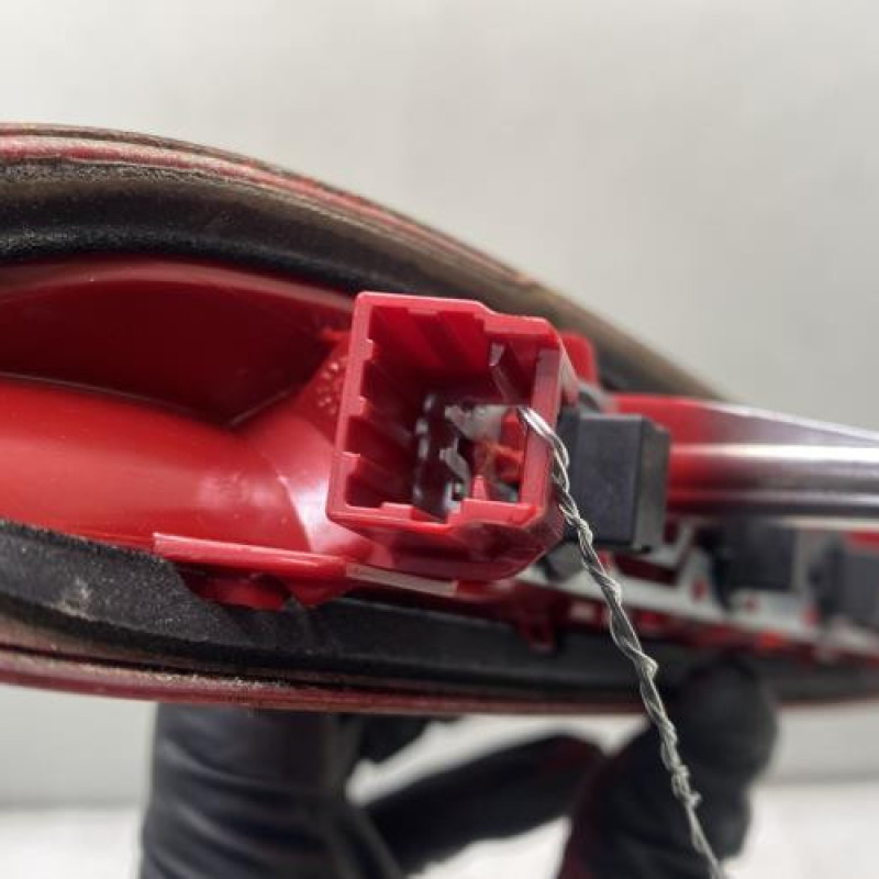 Feu arriere stop central PEUGEOT 208 1 Photo n°3