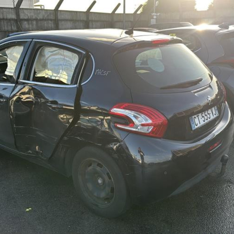 Feu arriere stop central PEUGEOT 208 1 Photo n°7