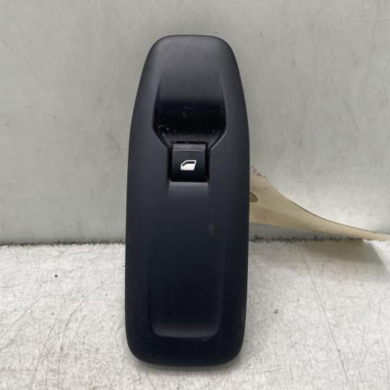 Interrupteur de leve vitre avant droit PEUGEOT 208 1 Photo n°1