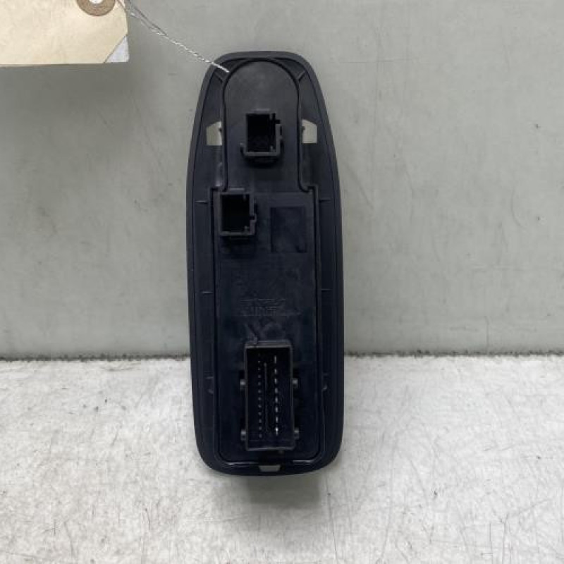 Interrupteur de leve vitre avant gauche PEUGEOT 208 1 Photo n°3