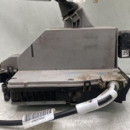 Serrure arriere droit PEUGEOT 208 1