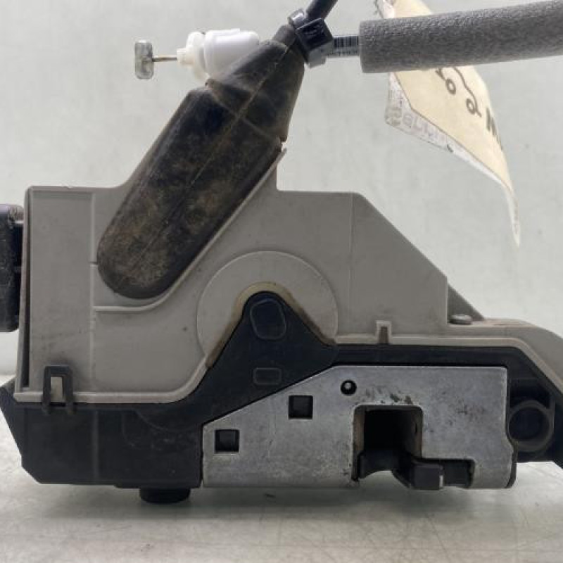 Serrure arriere droit PEUGEOT 208 1 Photo n°4