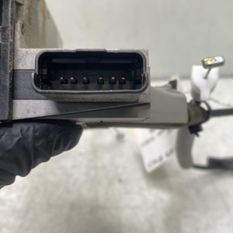 Serrure arriere droit PEUGEOT 208 1 Photo n°5