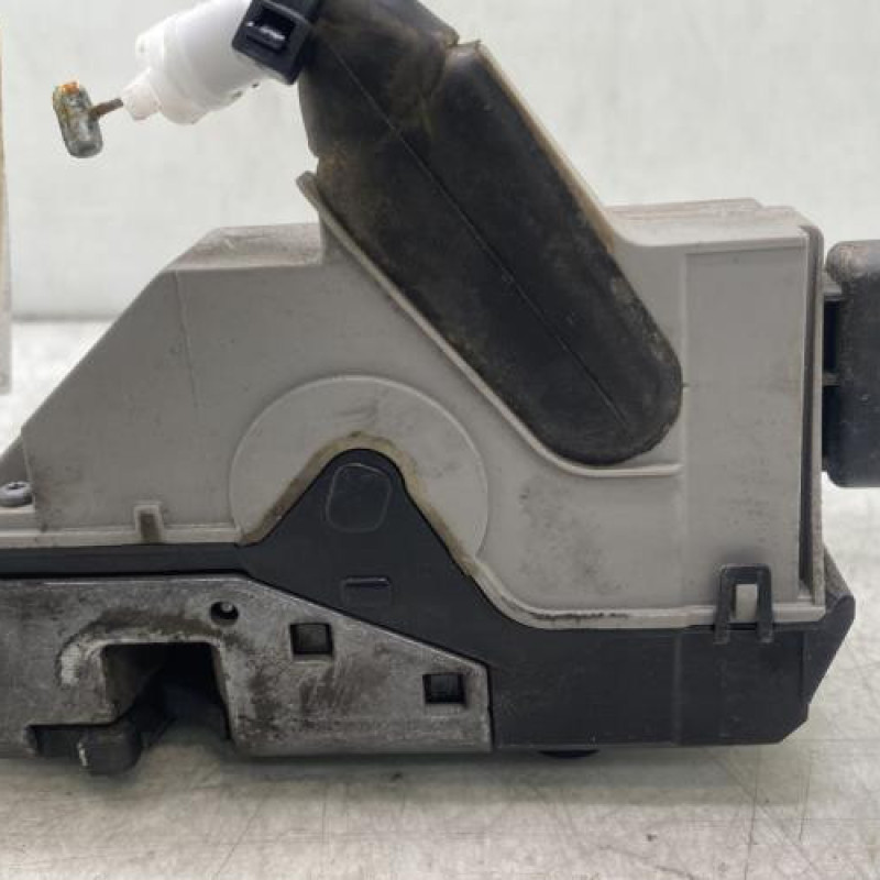 Serrure arriere gauche PEUGEOT 208 1 Photo n°4