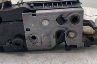 Serrure avant gauche PEUGEOT 208 1