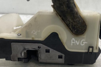 Serrure avant gauche PEUGEOT 208 1