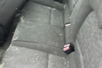 Attache ceinture avant gauche PEUGEOT 407