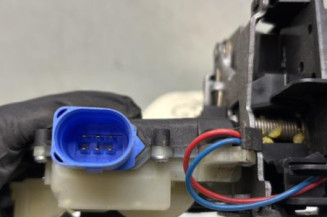 Serrure arriere gauche VOLKSWAGEN POLO 4