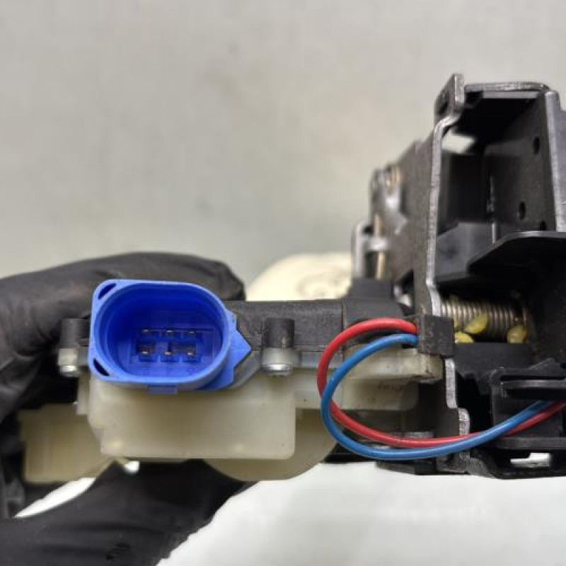 Serrure arriere gauche VOLKSWAGEN POLO 4 Photo n°4