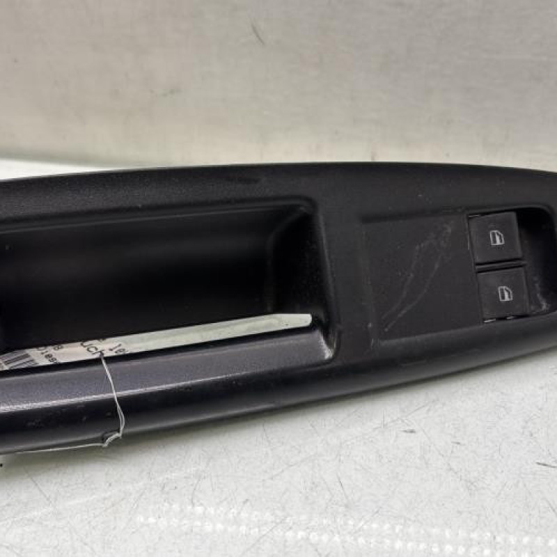 Interrupteur de leve vitre avant gauche VOLKSWAGEN POLO 4 Photo n°1