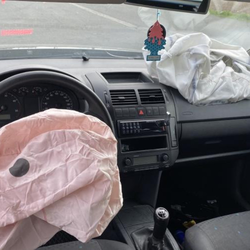 Interrupteur de leve vitre avant gauche VOLKSWAGEN POLO 4 Photo n°20