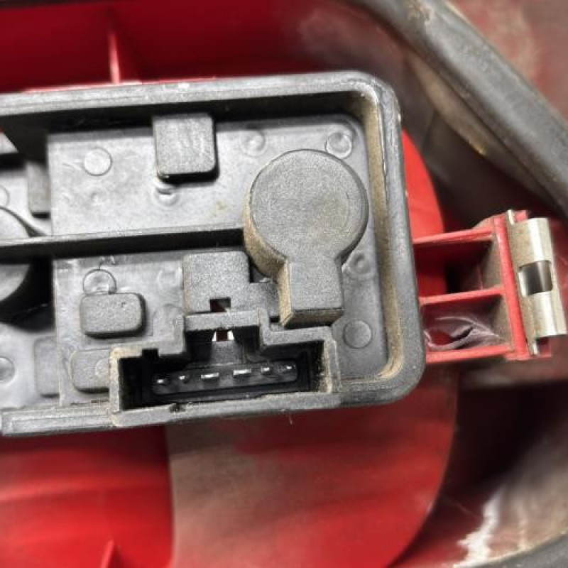 Feu arriere principal gauche (feux) CITROEN XSARA PICASSO Photo n°3