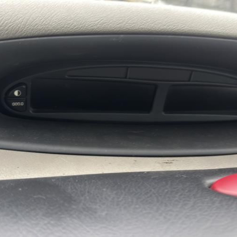 Feu arriere principal gauche (feux) CITROEN XSARA PICASSO Photo n°18