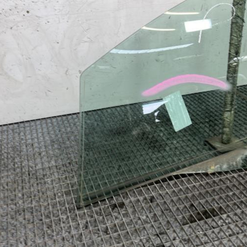 Vitre avant gauche PEUGEOT 207 Photo n°2